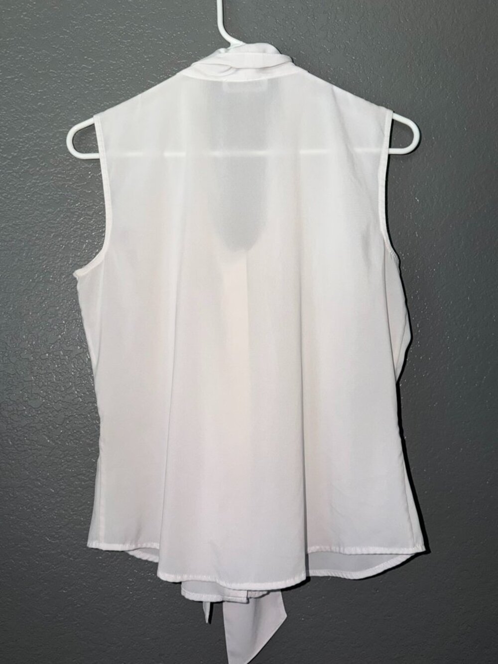 Calvin Klein Women’s Small White Sleeveless Tie Neck Blouse Button Front - Picture 5 of 6